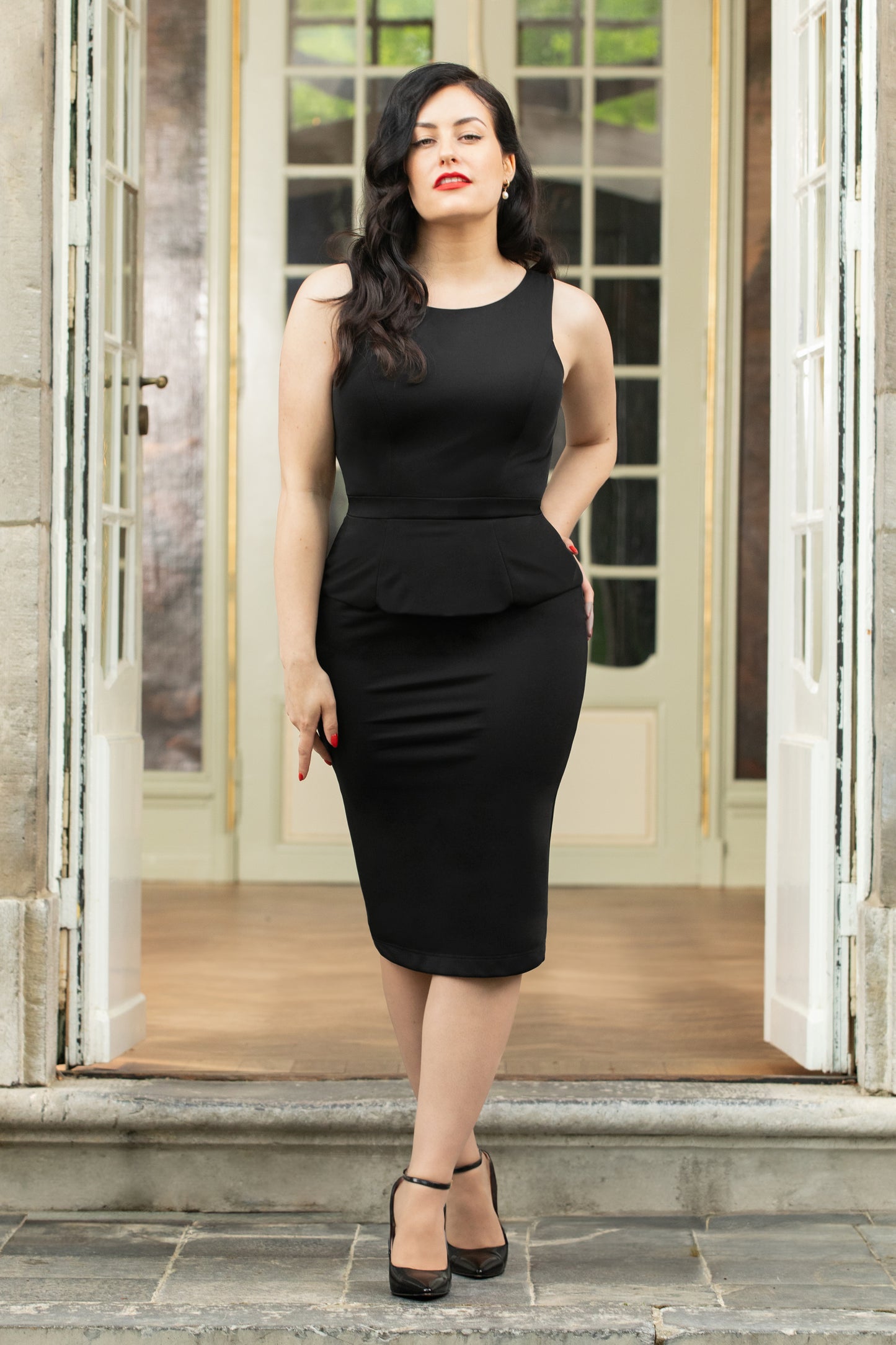 Donna Shift Travel Dress in Black